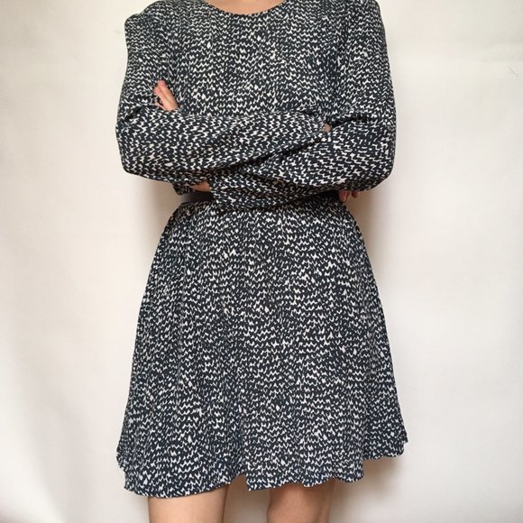 FLOW-Y FASHION PRINT DRESS - Picture 1 of 4